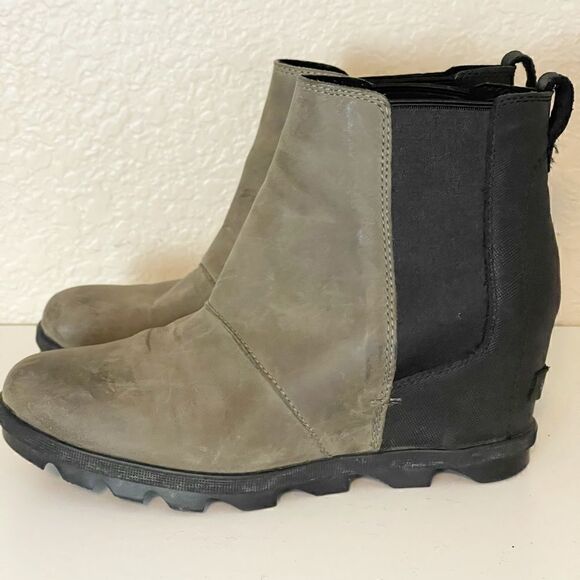 Sorel Women’s Joan of Arctic Wedge Chelsea bootie II in olive and black 9.5 - Picture 2 of 12